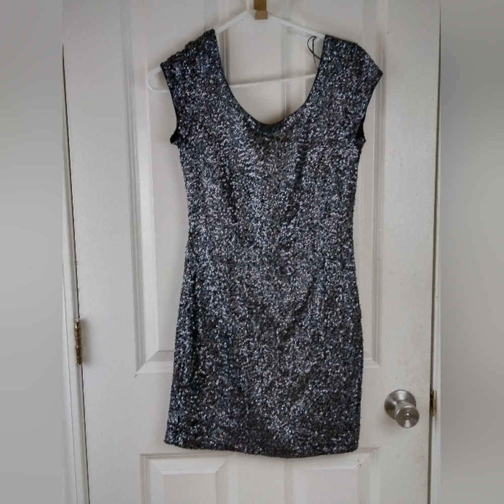 DIVIDED H& M DRESS - Picture 5 of 5